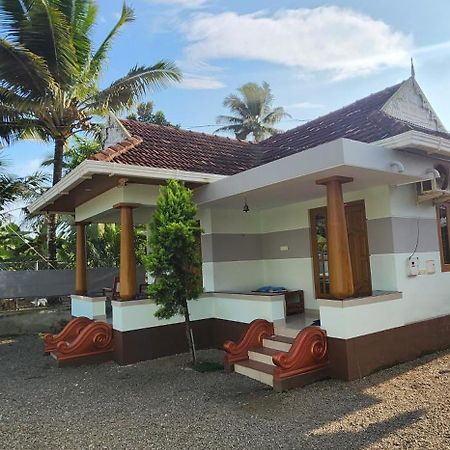 Punerjeni Homes Alappuzha المظهر الخارجي الصورة