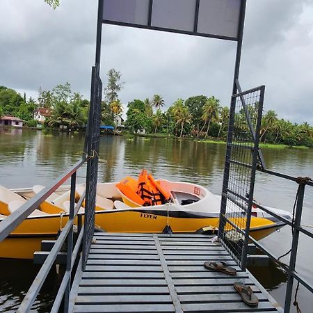 Punerjeni Homes Alappuzha المظهر الخارجي الصورة